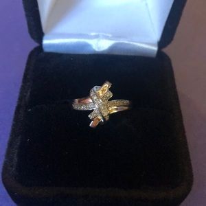 Sparking Silver Cross Over Ring